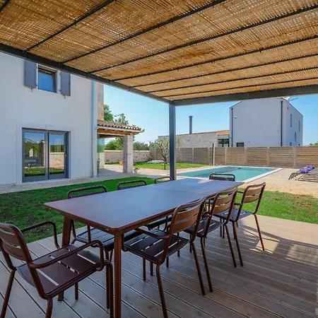 Cangarela * Višnjan