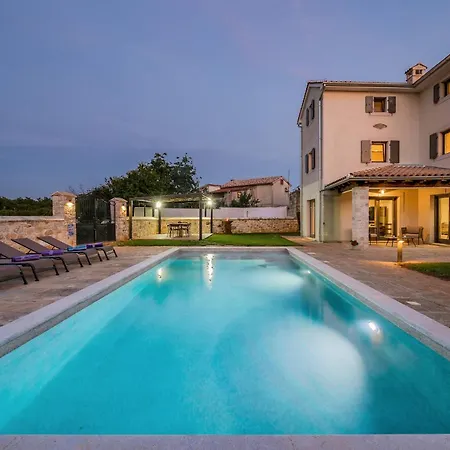 Cangarela * Višnjan